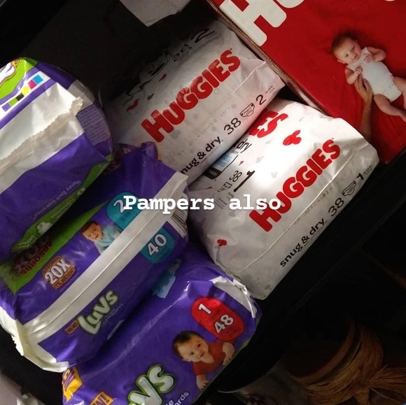 Soaps, pampers and heels - Picture 1 of 3